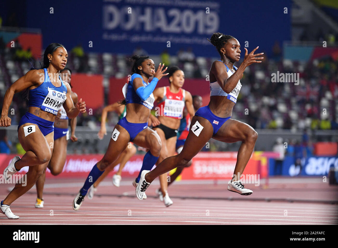 Doha in Qatar. Il 2 ottobre, 2019. Doha in Qatar. Credito: MATSUO. 2 Ottobre, 2019. (L-R) Dezerea Bryant (USA), Dina Asher-Smith (GBR) : atletica leggera IAAF World Championships Doha 2019 Donne 200m Finale Al Khalifa International Stadium di Doha, in Qatar. Credito: MATSUO .K AFLO/sport/Alamy Live News Foto Stock