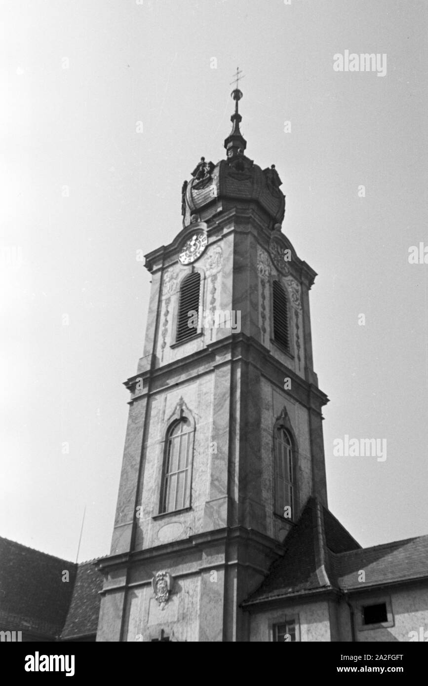 Der Turm der Hofkirche des Bruchsaler Schlosses, Deutschland 1930er Jahre. La torre della cappella del castello di Bruchsal, Germania 1930s. Foto Stock
