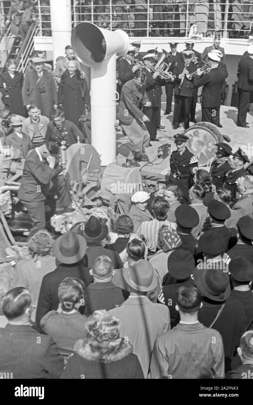 Passagiere auf der KdF Nordlandfahrt nach Norwegen mit dem Schiff " Wilhelm Gustloff', Deutschland 1930er Jahre. Passeggero della crociera in Norvegia con il KdF nave " Wilhelm Gustloff', Germania 1930s. Foto Stock