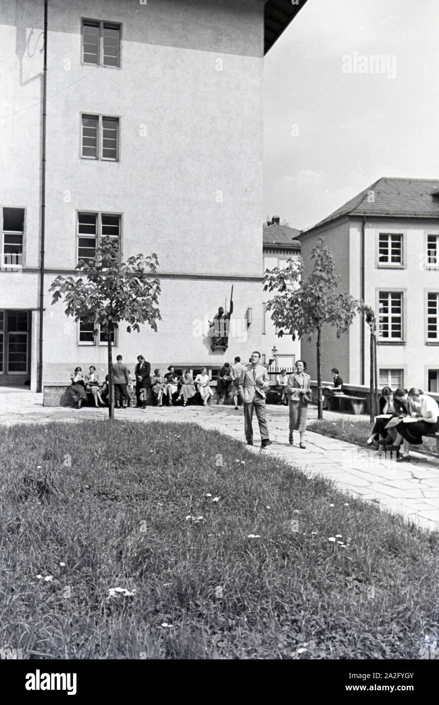 Ein Ausflug zur Ruprecht-Karls-Universität di Heidelberg, Deutsches Reich 1930er Jahre. Un'escursione alla Ruprecht Karls University in Heidelberg; G Foto Stock