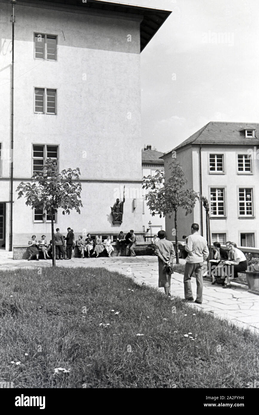 Ein Ausflug zur Ruprecht-Karls-Universität di Heidelberg, Deutsches Reich 1930er Jahre. Un'escursione alla Ruprecht Karls University in Heidelberg; G Foto Stock