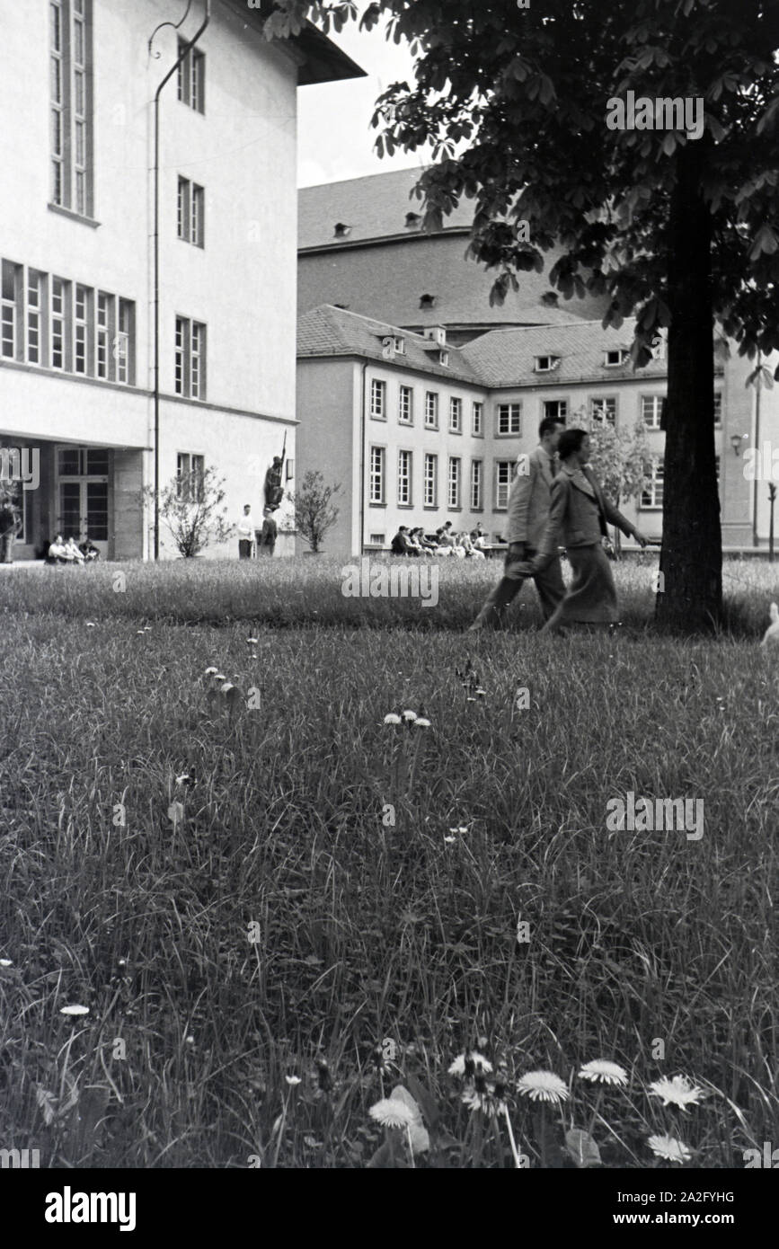 Ein Ausflug zur Ruprecht-Karls-Universität di Heidelberg, Deutsches Reich 1930er Jahre. Un'escursione alla Ruprecht Karls University in Heidelberg; Germania 1930s. Foto Stock