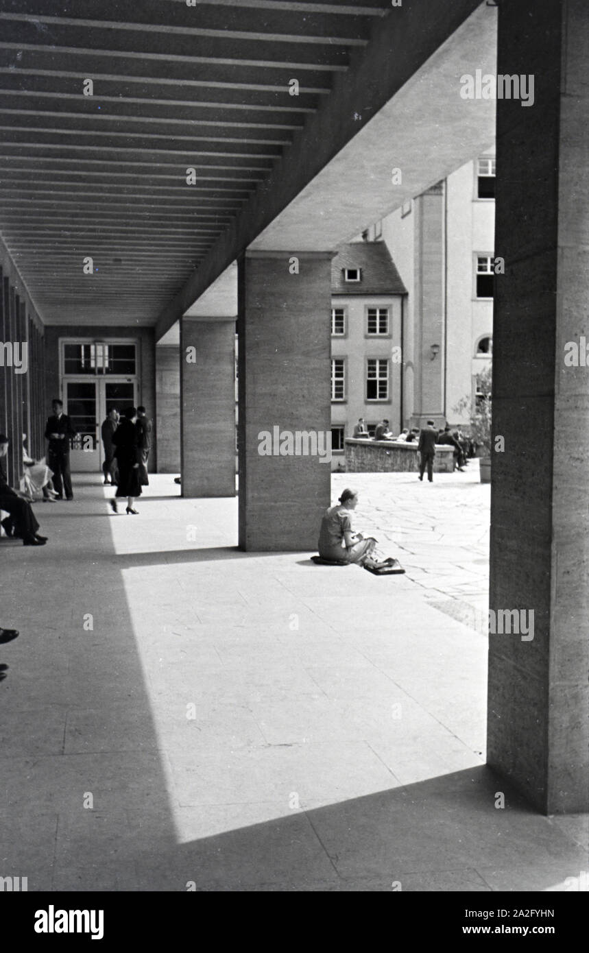 Ein Ausflug zur Ruprecht-Karls-Universität di Heidelberg, Deutsches Reich 1930er Jahre. Un'escursione alla Ruprecht Karls University in Heidelberg; Germania 1930s. Foto Stock