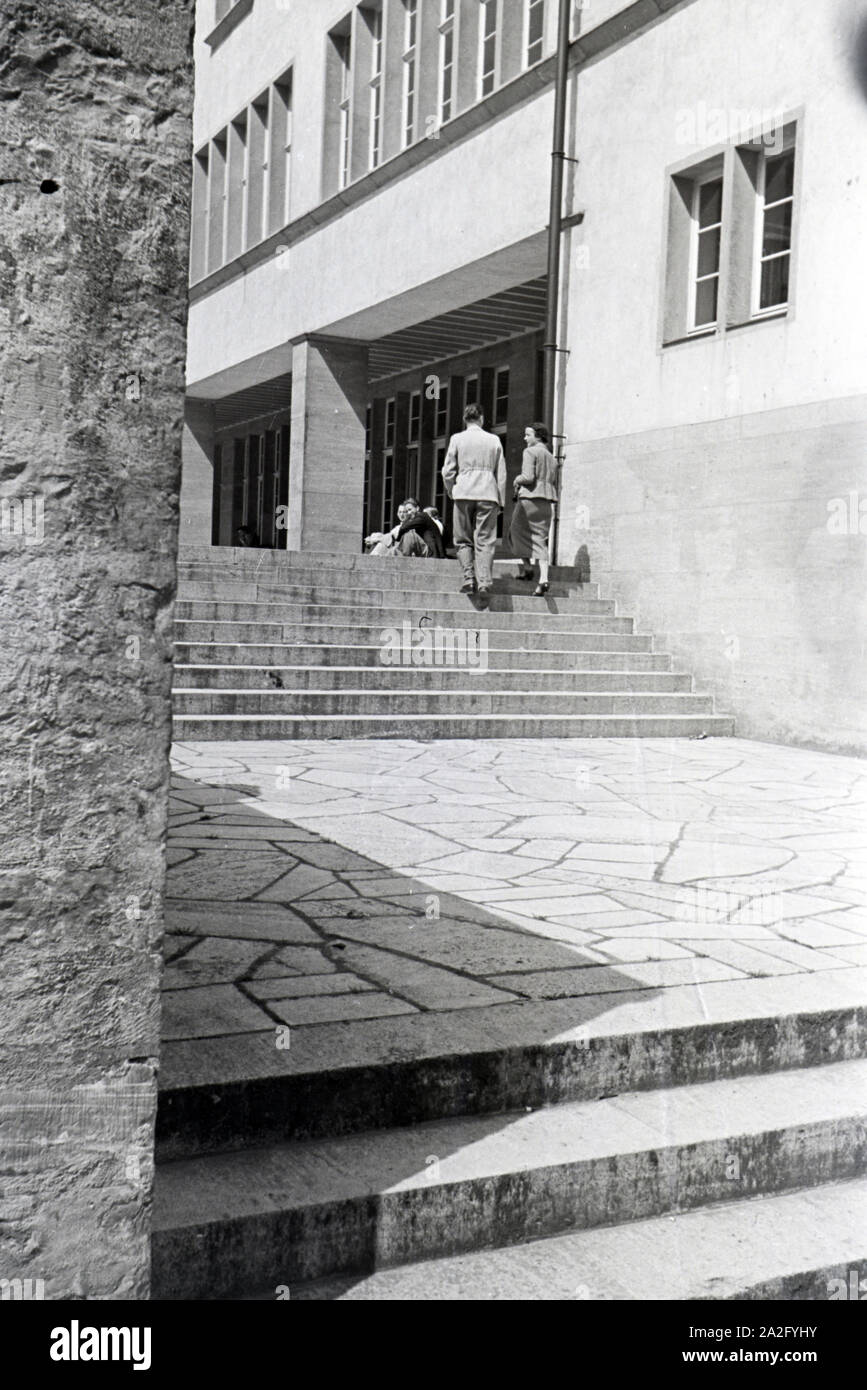 Ein Ausflug zur Ruprecht-Karls-Universität di Heidelberg, Deutsches Reich 1930er Jahre. Un'escursione alla Ruprecht Karls University in Heidelberg; Germania 1930s. Foto Stock