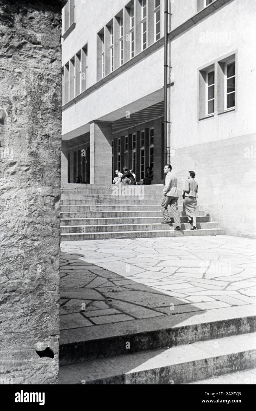 Ein Ausflug zur Ruprecht-Karls-Universität di Heidelberg, Deutsches Reich 1930er Jahre. Un'escursione alla Ruprecht Karls University in Heidelberg; Germania 1930s. Foto Stock