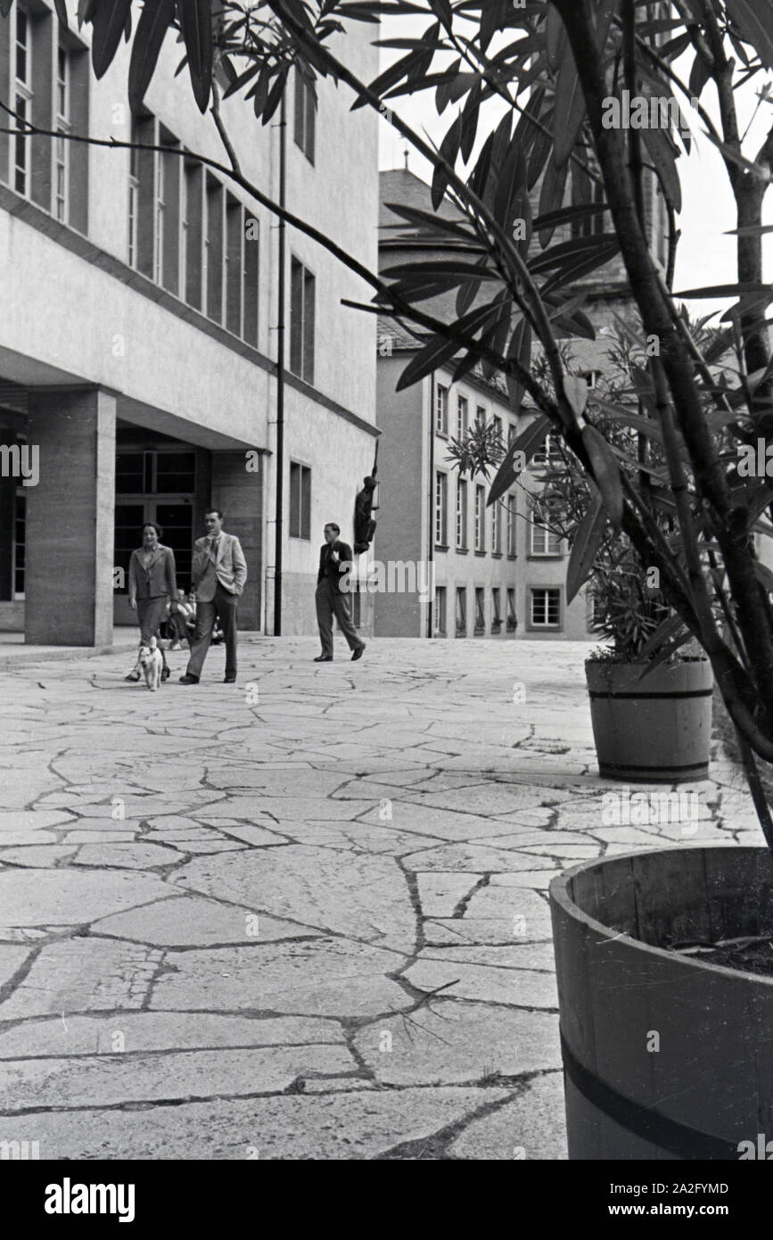 Ein Ausflug zur Ruprecht-Karls-Universität di Heidelberg, Deutsches Reich 1930er Jahre. Un'escursione alla Ruprecht Karls University in Heidelberg; Germania 1930s. Foto Stock