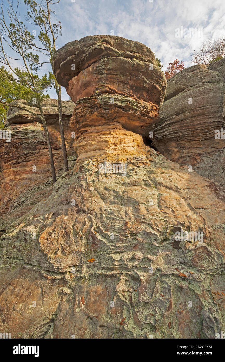 Hoodoos arenaria di raggiungere il cielo nel Giardino degli Dei in Shawnee Foreat nazionale in Southern Illinois Foto Stock