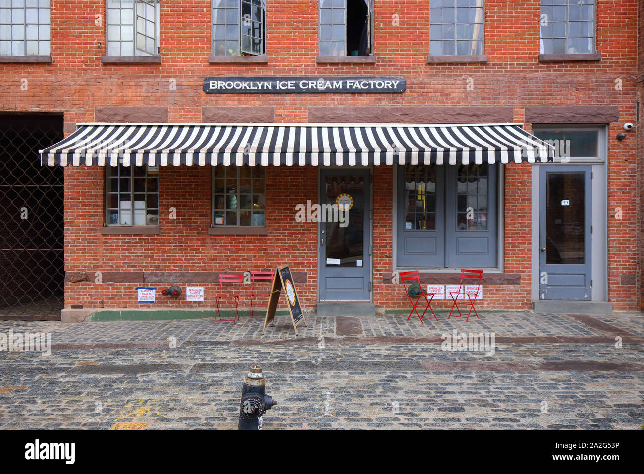 Brooklyn Ice Cream Factory, 97 Commercial Street, Brooklyn, New York. Foto del negozio di New York di una gelateria a greenpoint. Foto Stock