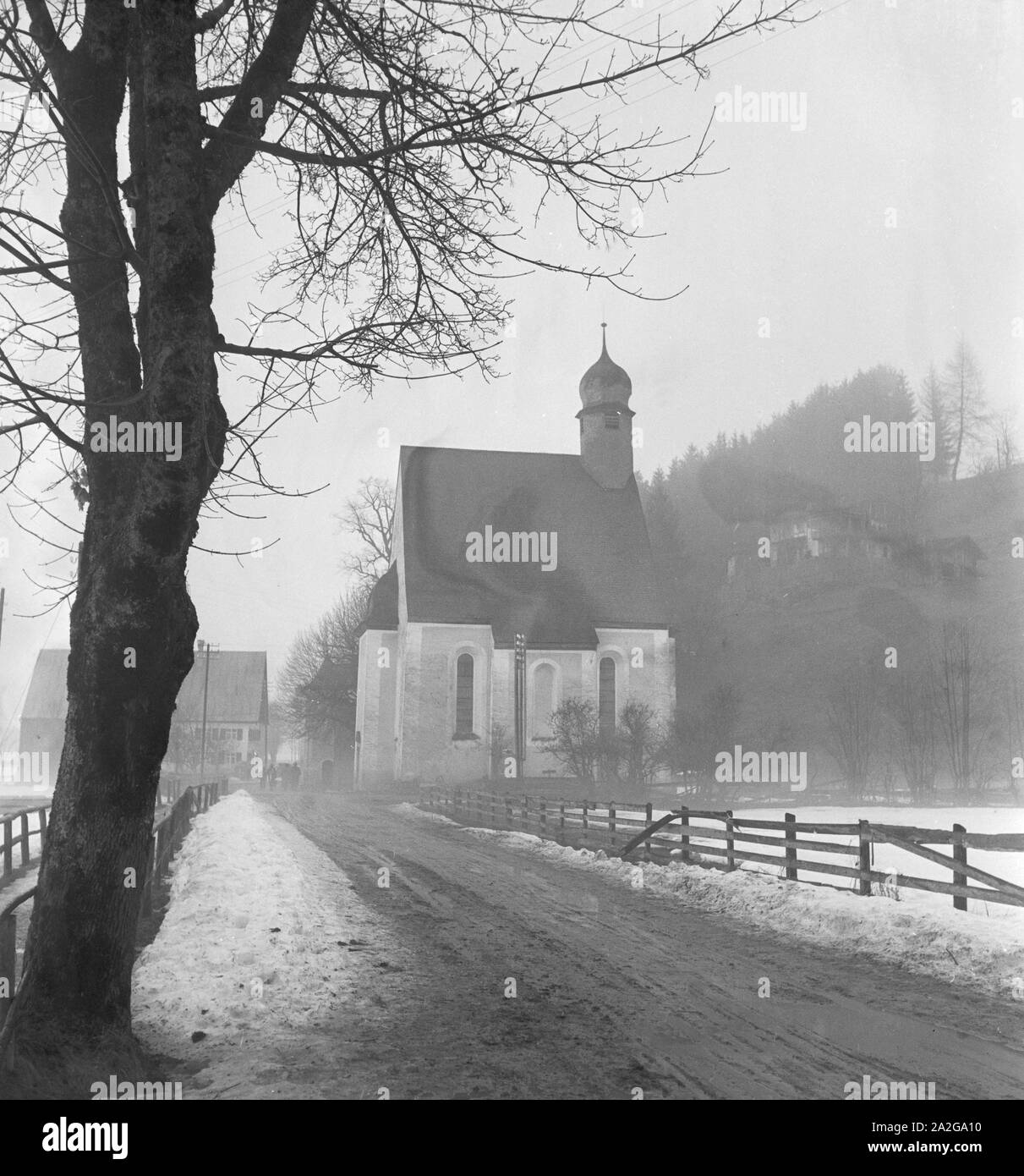 Ein Ausflug in ein Skigebiet in Bayern, Deutsches Reich 1930er Jahre. Un viaggio in una regione di sci in Baviera, Germania 1930s. Foto Stock