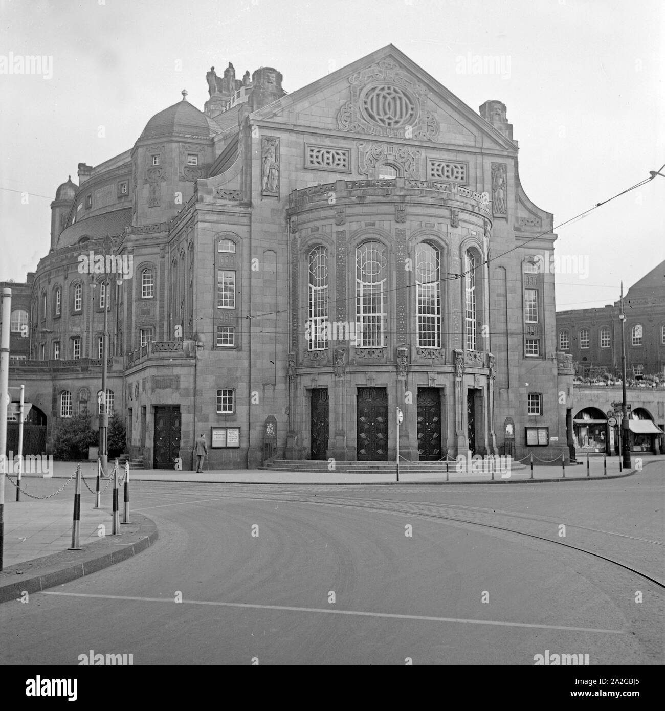 Das Opernhaus und Theater di Wuppertal Barmen, Deutschland 1930er Jahre. Opera e Teatro a Wuppertal Barmen, Germania 1930s. Foto Stock