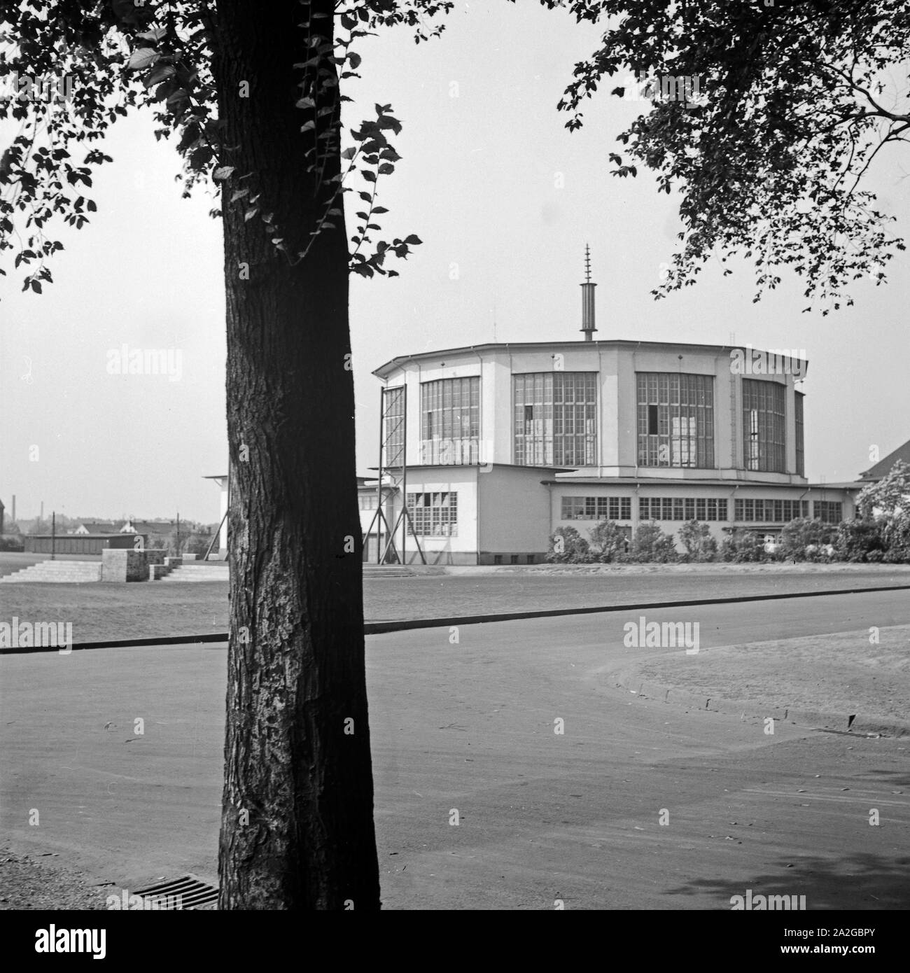 Die Ausstellungshalle auf dem Wildenbruchplatz a Gelsenkirchen, Deutschland 1930er Jahre. Gelsenkirchen exhibition hall A Wildenbruchplatz square, Germania 1930s. Foto Stock