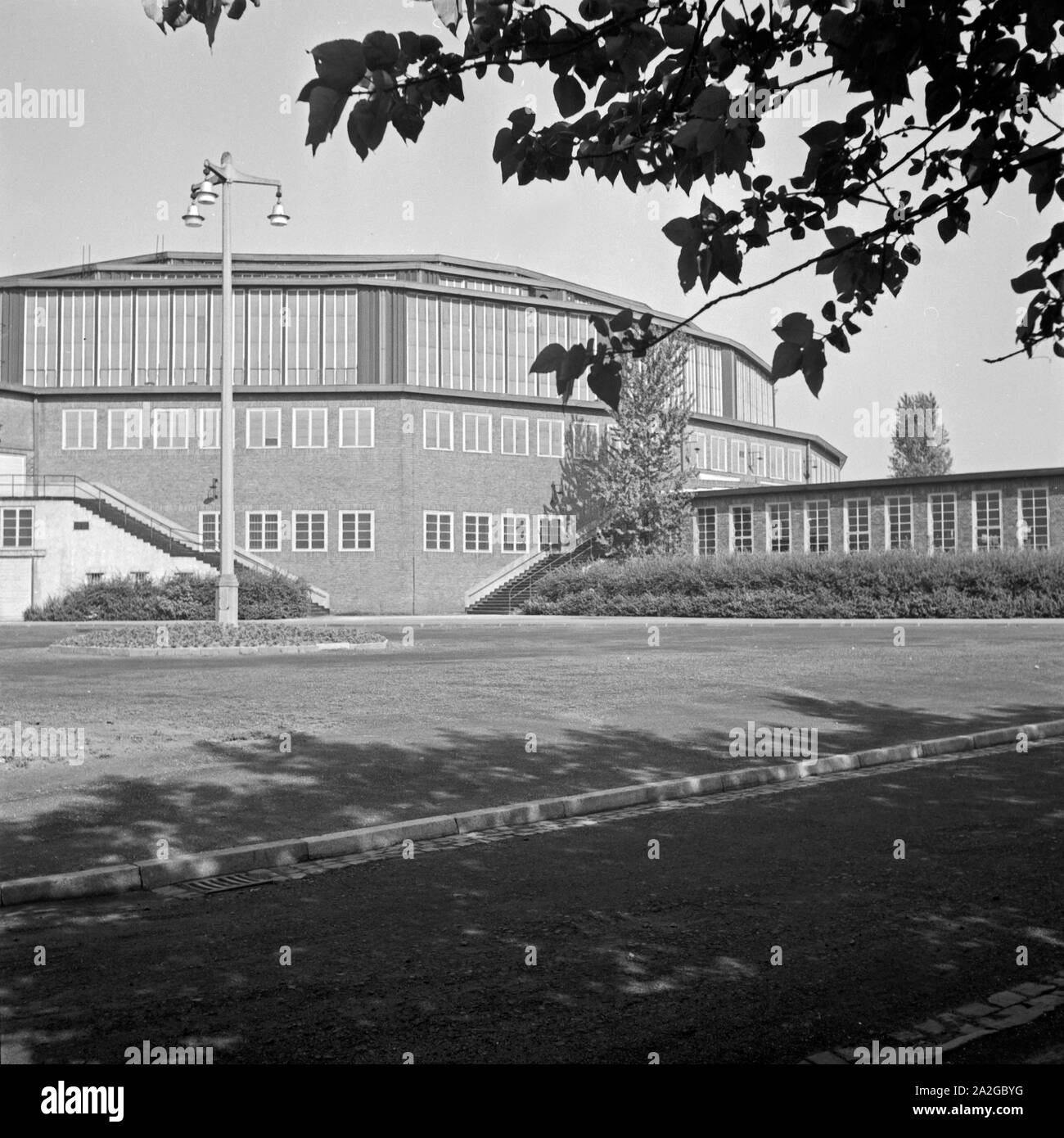 Teilansicht der Westfalenhallen di Dortmund in Deutschland 1930er Jahre. Vista parziale di Westfalenhallen sale a Dortmund, Germania 1930s. Foto Stock