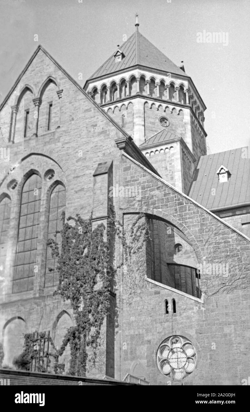 Vierungsturm der St. Petri Kirche in Brema, Deutschland 1930er Jahre. La cattedrale di San Pietro intersezione a Brema, Germania 1930s. Foto Stock