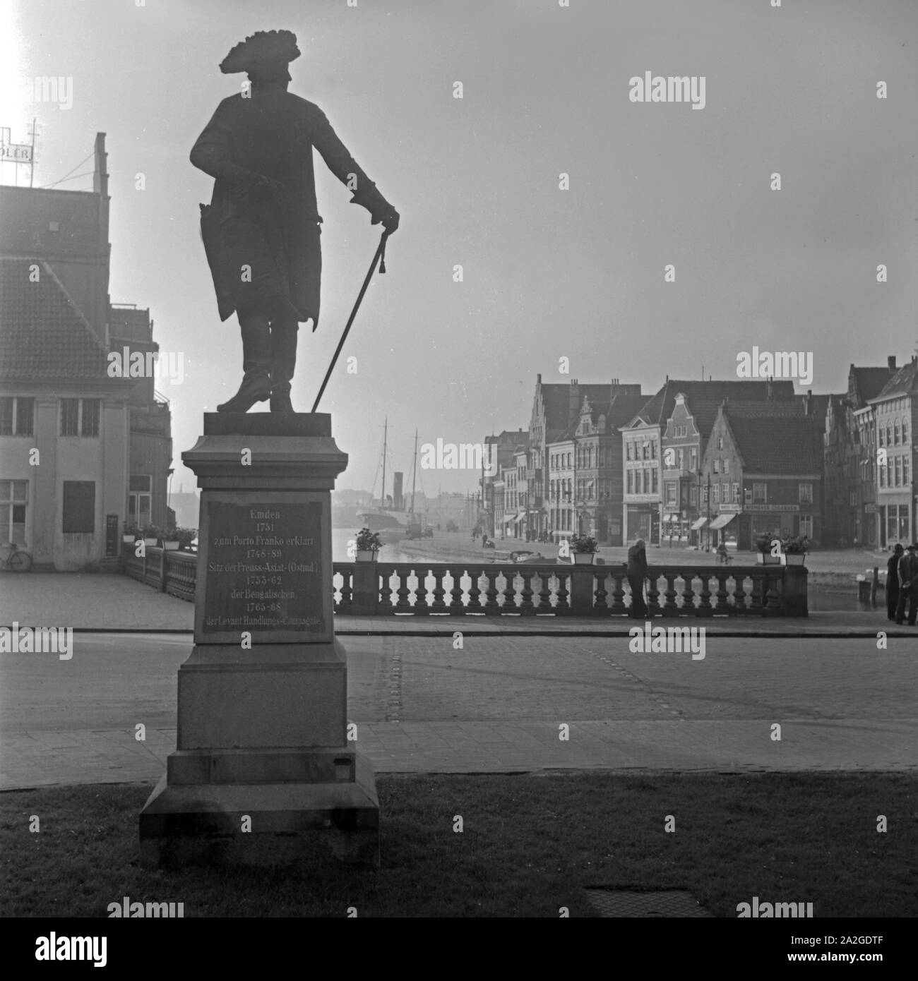 Denkmal am Delft a Emden in Ostfriesland, Deutschland 1930er Jahre. Monumento a Delft street a Emden in Frisia orientale, Germania 1930s. Foto Stock