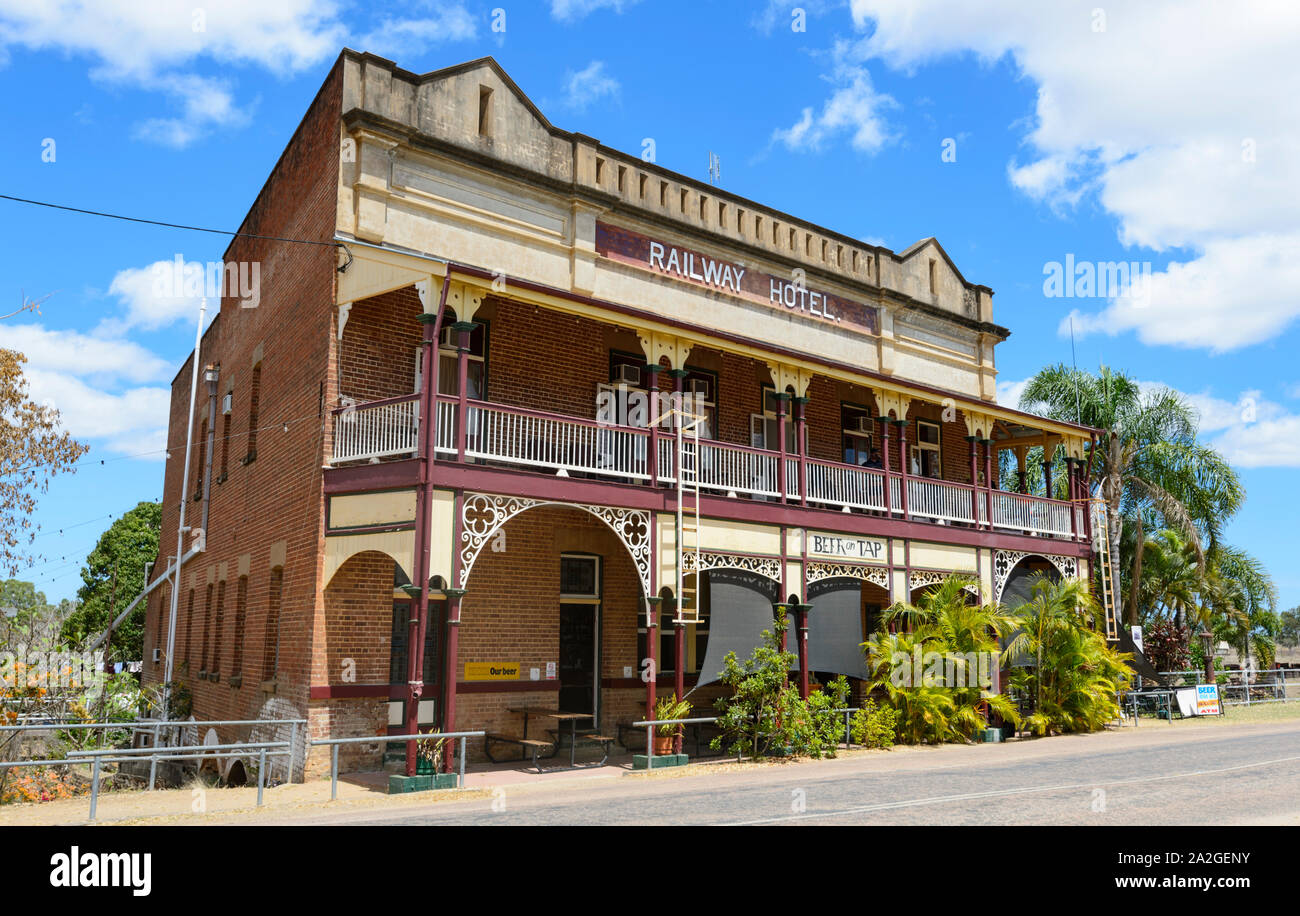 La storica ferrovia Hotel nel rurale cittadina di Ravenswood, Queensland, QLD, Australia Foto Stock