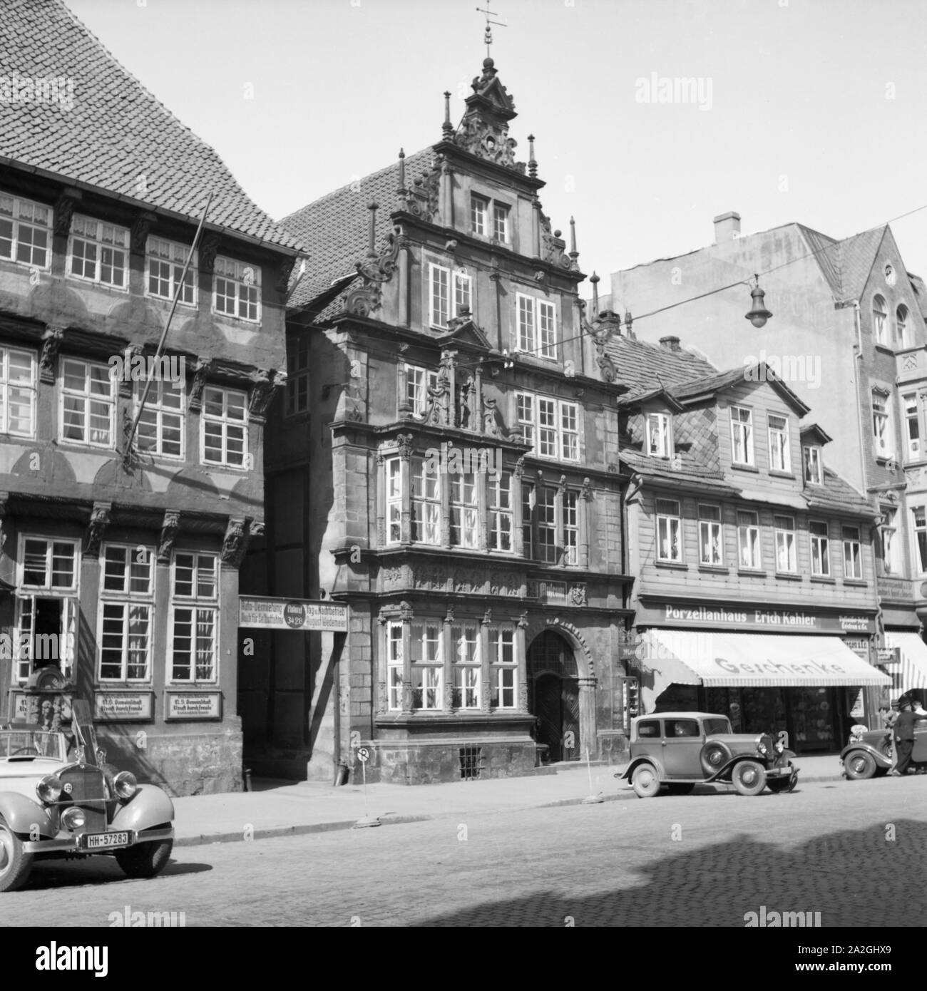 Das Leisthaus in der Osterstraße in der Innenstadt von Hameln an der Weser, Deutschland 1930er Jahre. Leisthaus casa patrizia a Osterstrasse Street nella città di Hameln sul fiume Weser, Germania 1930s. Foto Stock