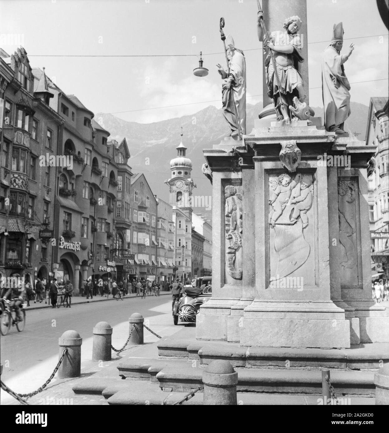 Ein Ausflug nach Innsbruck in Österreich, Deutsches Reich 1930er Jahre. Un viaggio a Innsbruck in Austria, Germania 1930s. Foto Stock