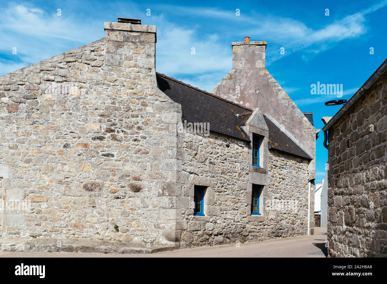 Case tradizionali dell'isola di Batz giornata soleggiata di estate Foto Stock