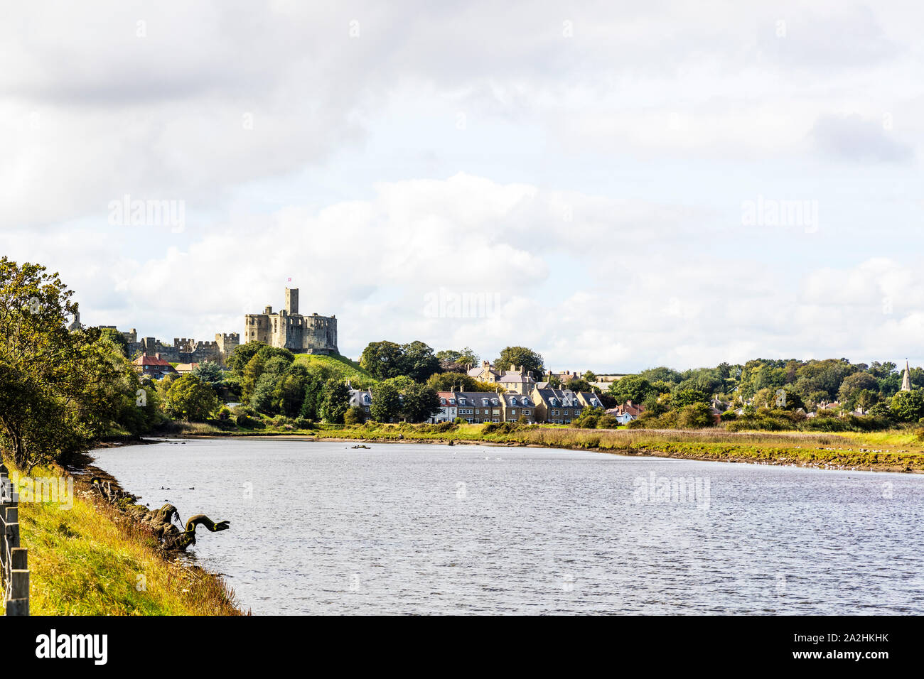 Il castello di Warkworth, Northumberland, England, Regno Unito, GB, Europa, Warkworth Castle Northumberland, castello, castelli, fiume Coquet Warkworth, Warkworth village Foto Stock
