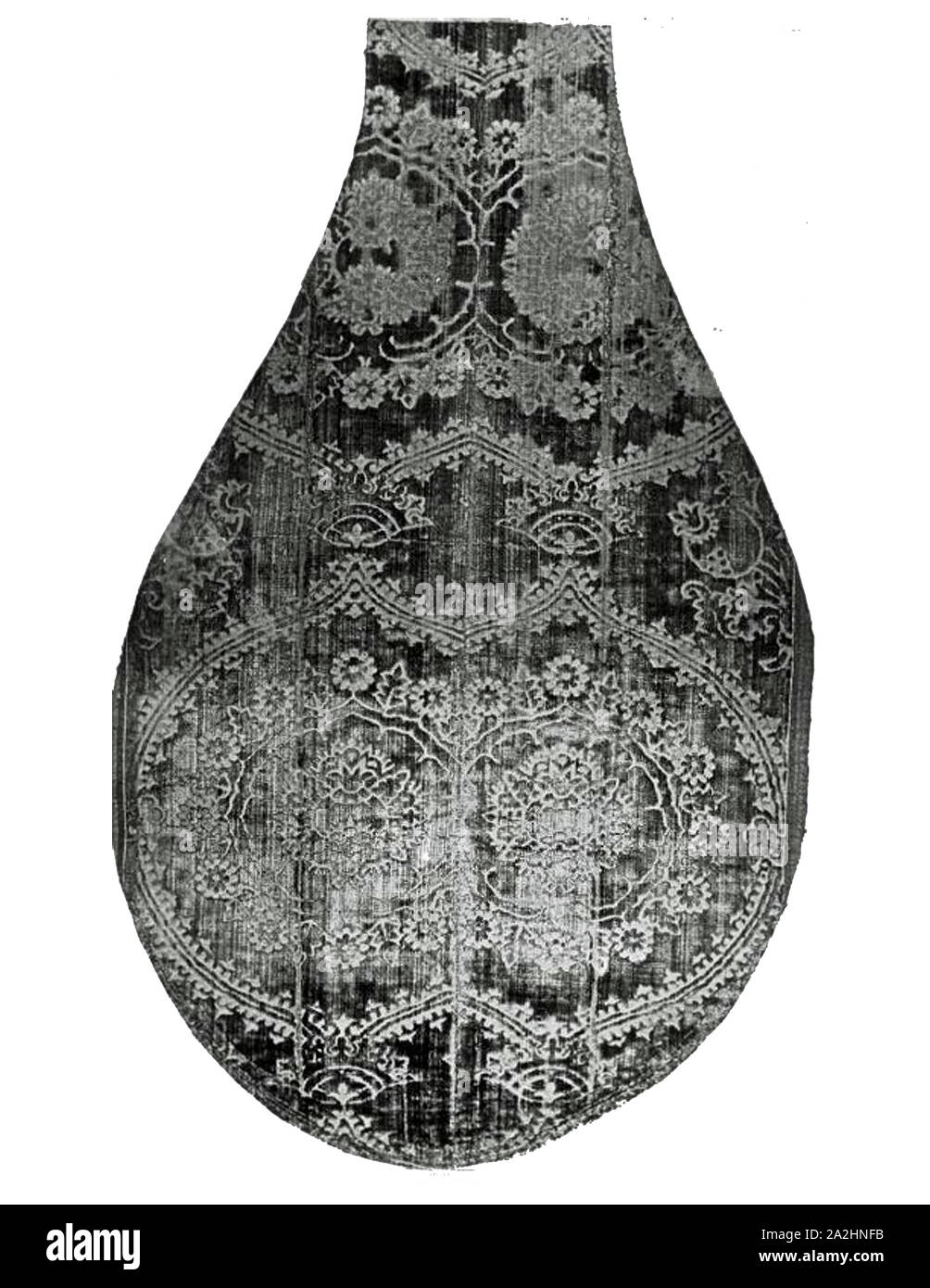 Pannello, xv secolo, Italia, seta, tagliato e annullato nei confronti di velluto raso foundation, 68,5 x 42 cm (27 x 16 1/2 in Foto Stock