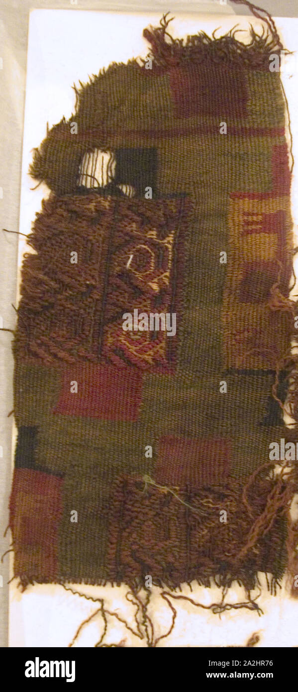 Un frammento, A.D. 1476/1532, Chuquibamba, probabilmente costa Sud, Perù, Perù, Broccato arazzo di incastro tessere (vecchia carta Foto Stock