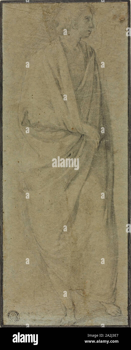 Drappeggiato permanente figura maschile, n.d., Fiorentina, Italiana, risalente alla fine del XVI secolo, Italia, gesso nero su blu (scolorito) carta vergata, fissate sulla carta velina crema card, 265 x 113 mm Foto Stock