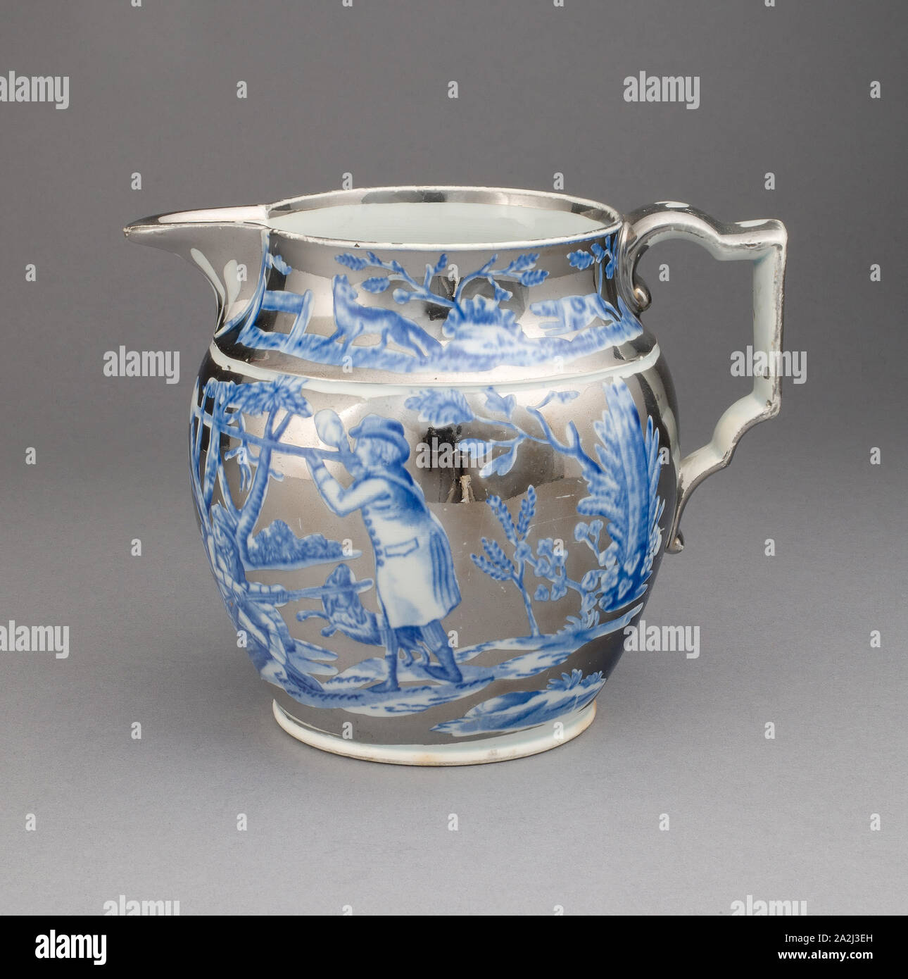 Pitcher, 1810/20, Inghilterra, Staffordshire, Staffordshire, piombo-terracotta invetriata con decorazione di lustre, H. 14,6 cm (5 3/4 in Foto Stock