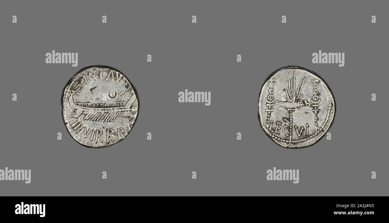 Denario (moneta) raffigurante una galea, 31 BC, rilasciati da Marc Antony, Romano, Impero Romano, argento, Diam. 1.7 cm, 3,62 g Foto Stock