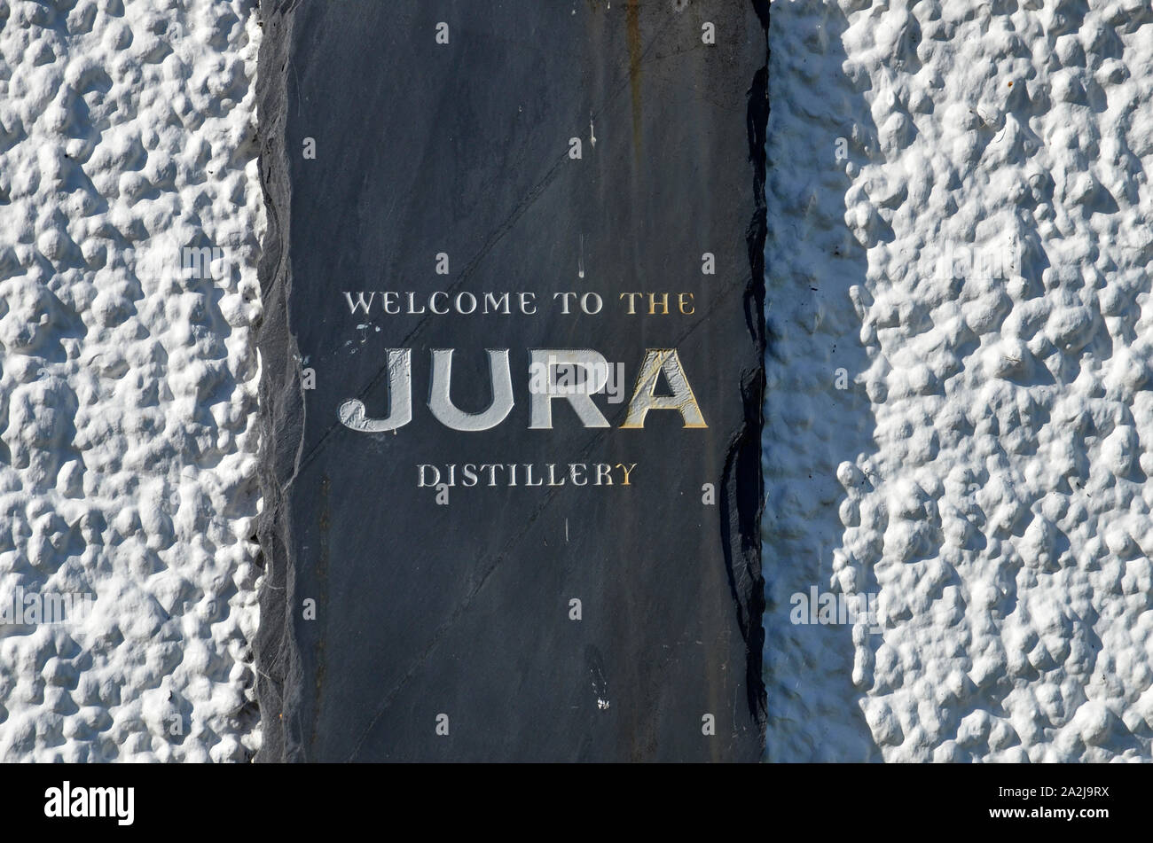 Il Jura distillery a Craighouse sull'isola scozzese del Giura Foto Stock