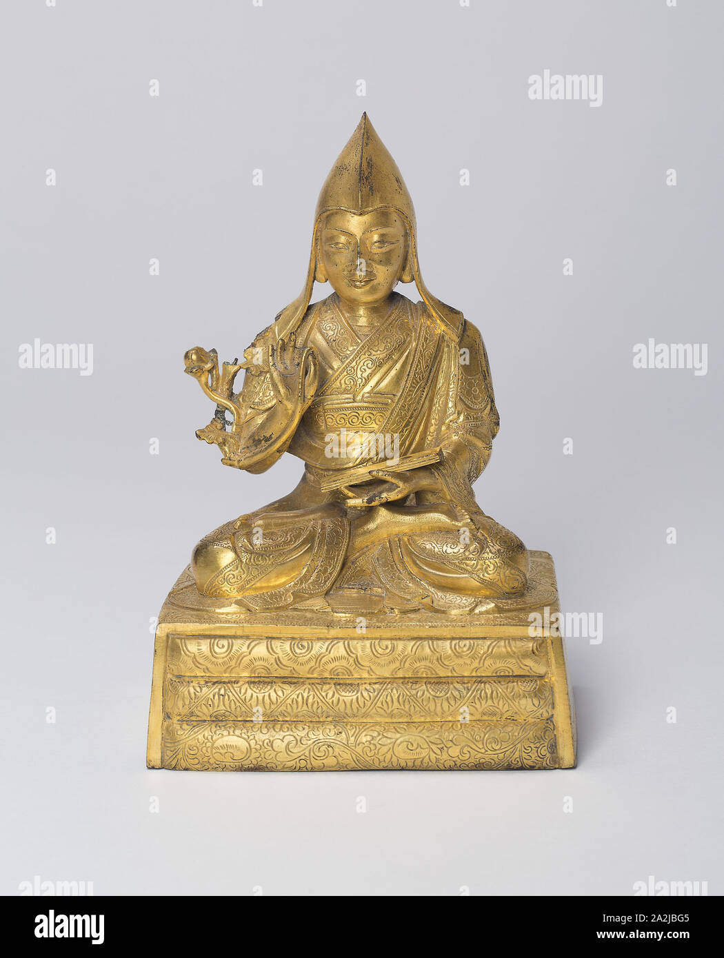 Ritratto di una Lama tibetano, eventualmente il settimo Dalai Lama, del xix secolo, in Cina o in Tibet, in Cina, dorate in lega di bronzo, 16,7 × 11,6 × 9,3 cm (6 5/8 × 4 5/8 x 3 5/8 in Foto Stock