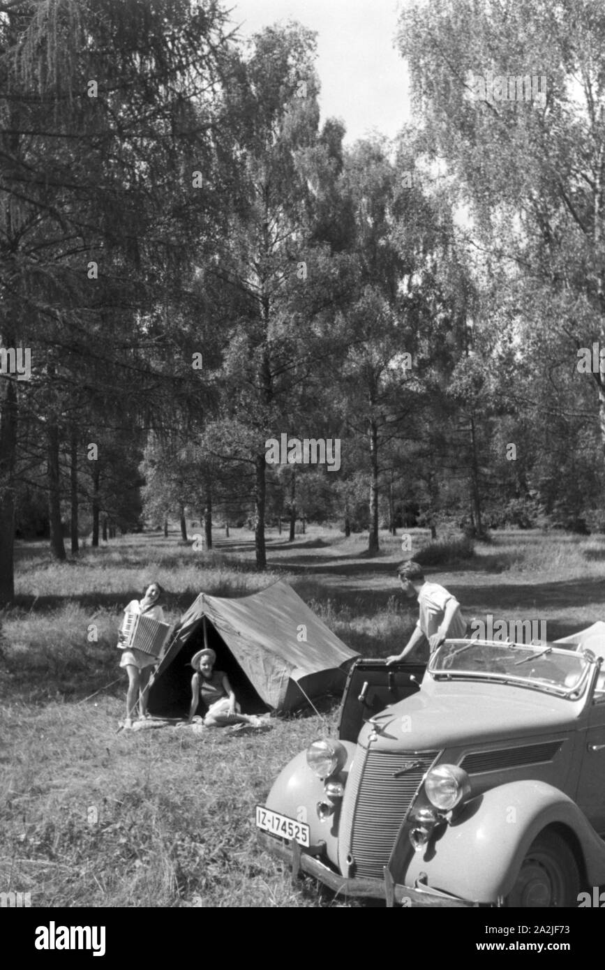 Campingurlaub bei Marbach an der Naab, Deutsches Reich 1930er Jahre. Campeggio vicino a Marbach a Naab, Germania 1930. Foto Stock