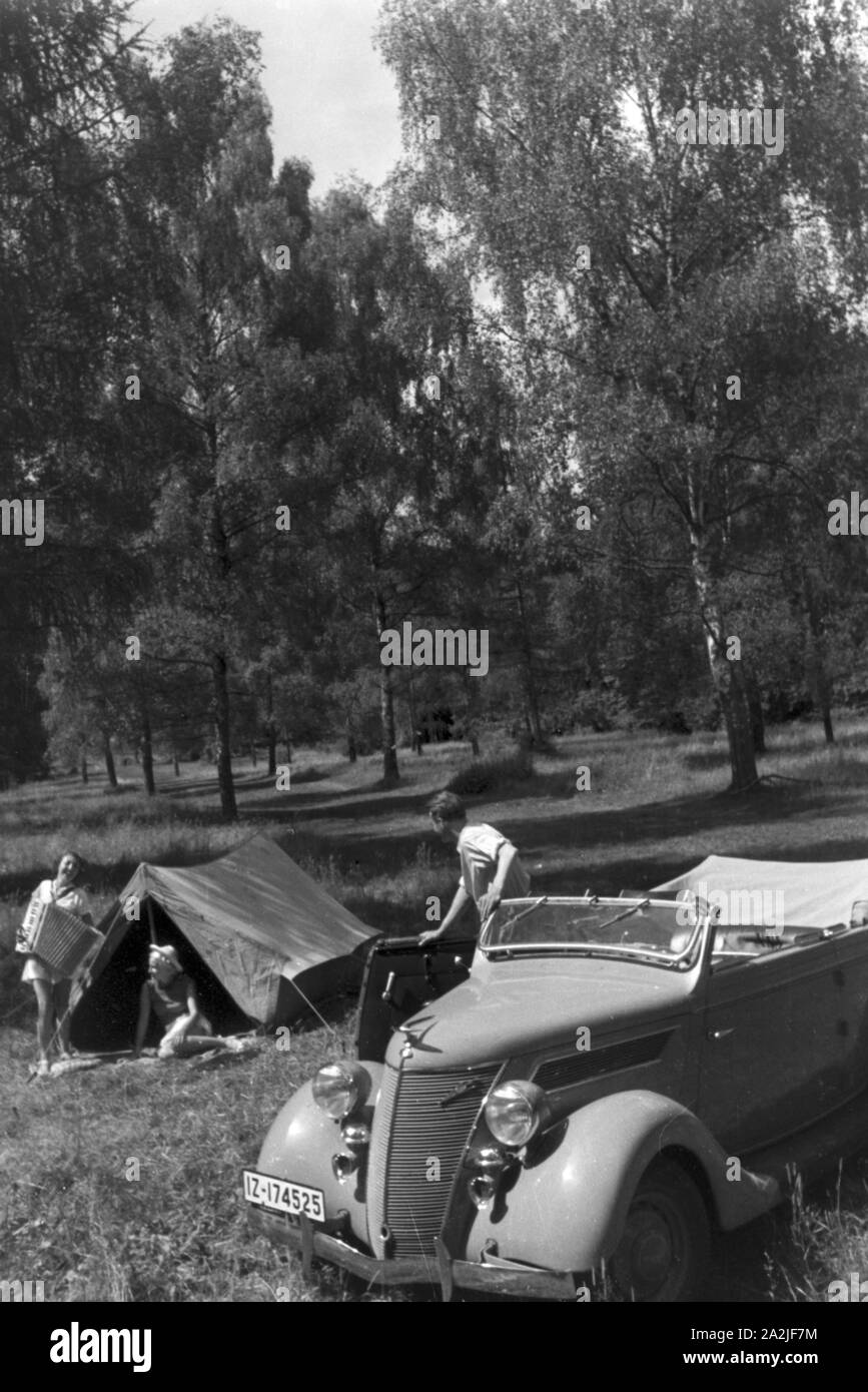 Campingurlaub bei Marbach an der Naab, Deutsches Reich 1930er Jahre. Campeggio vicino a Marbach a Naab, Germania 1930. Foto Stock