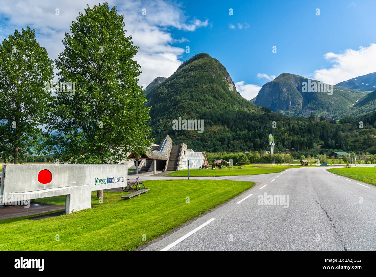 Fjaerland, Sogndal, Norvegia - Agosto 18, 2019: Norvegia Museo Glacier (Norsk BreMuseum), Fjaerland, Sogndal, Norvegia. Foto Stock