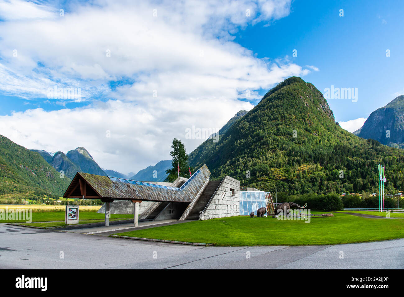 Fjaerland, Sogndal, Norvegia - Agosto 18, 2019: Norvegia Museo Glacier (Norsk BreMuseum), Fjaerland, Sogndal, Norvegia. Foto Stock