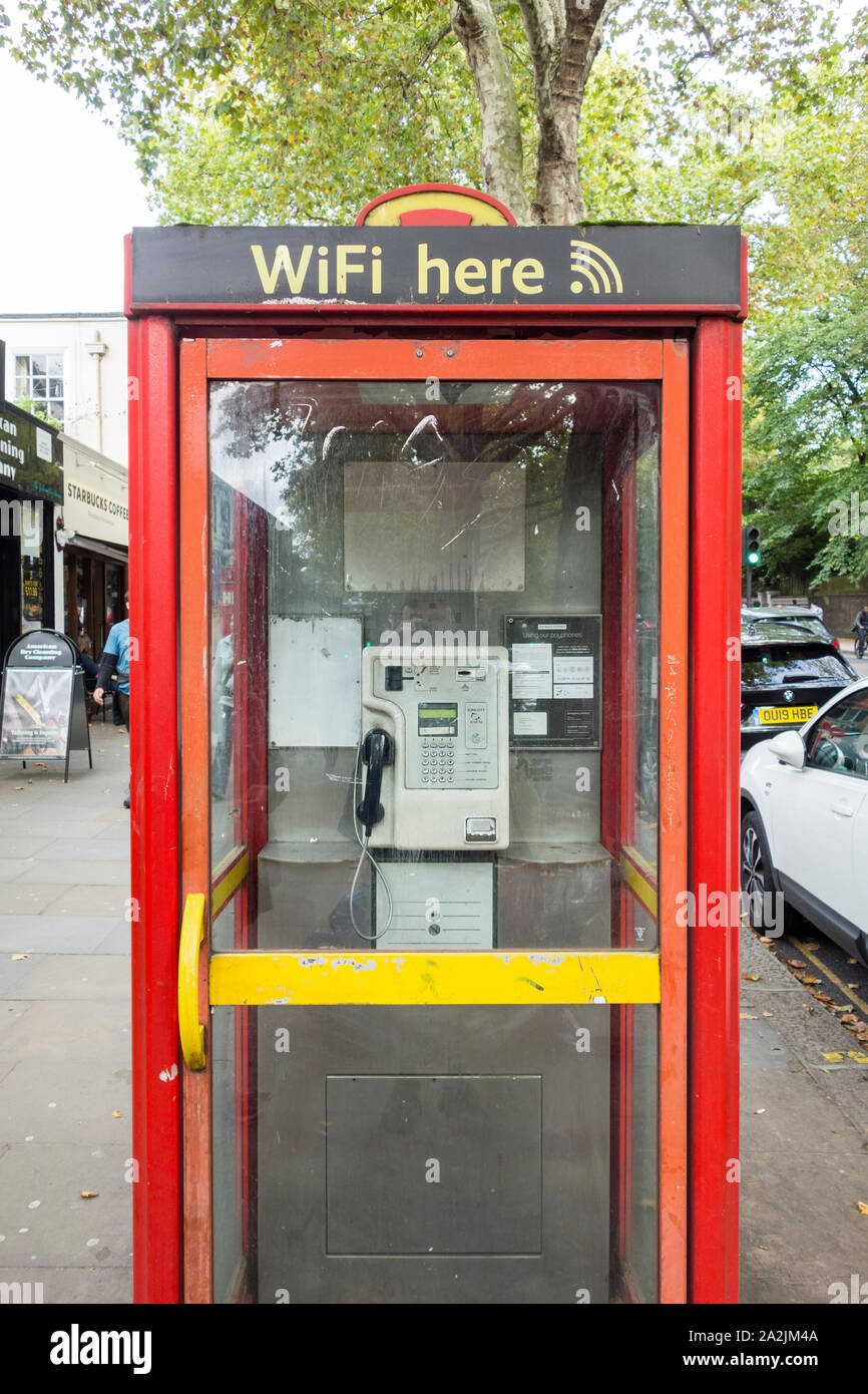 Qui WiFi telefono chiosco in Notting Hill Gate, London, Regno Unito Foto Stock