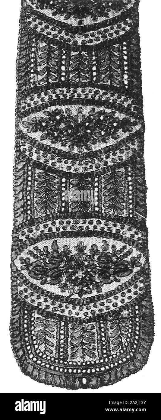 Coppia di falde (riunite), 1860s/70s, Francia, probabilmente di Bayeux, Francia, seta, bobina pizzo diritta, 127,7 × 14,7 cm (49 1/8 x 5 3/4 in Foto Stock