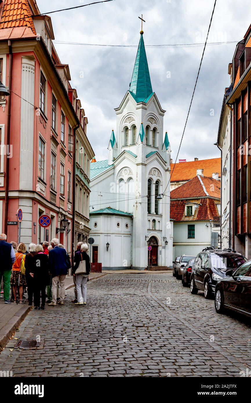 Rigas sogno chiesa della dea (Rigas Sapju Dievmates Baznica), visto dal Pils Iela (Castle Street), lontano dal Castello, Riga, Lettonia. Foto Stock