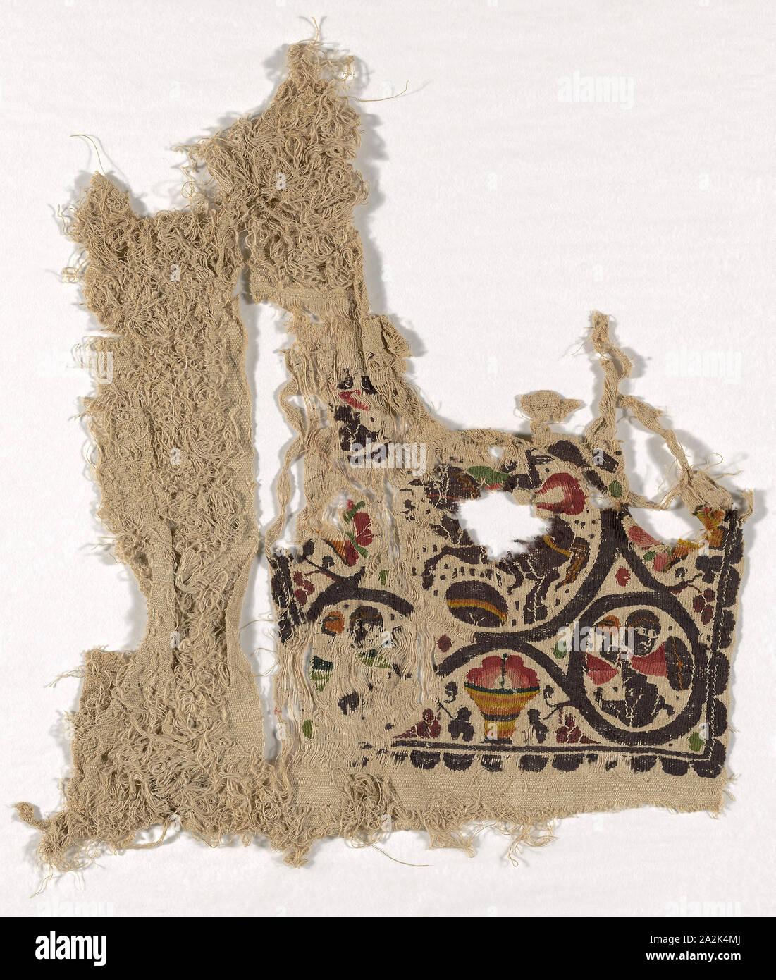 Un frammento, periodo Romano (30 a.C.- 641 d.C.)/periodo Arabo (641-969)/periodo di Fatimid (969-1171), 3rd/ decimo secolo, Egitto, Egitto, 53 × 46 cm Foto Stock