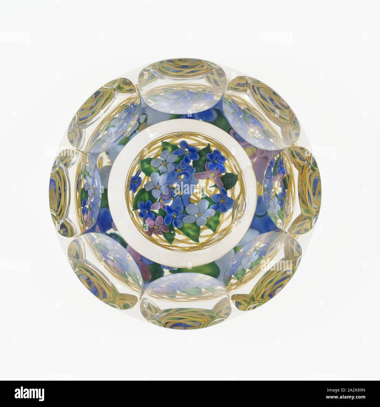 Fermacarte, secolo XIX, Clichy, Francia, 1837-1885, Clichy, vetro, Diam. 9.2 cm (3 5/8 Foto Stock