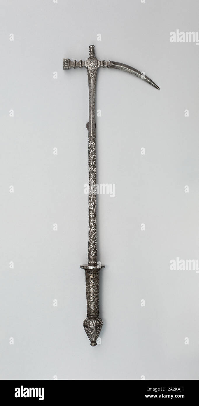 War Hammer, inizio del XVII secolo, Tedesco, eventualmente francese, Francia, ferro e argento, L. 62,2 cm (24 1/2 in Foto Stock