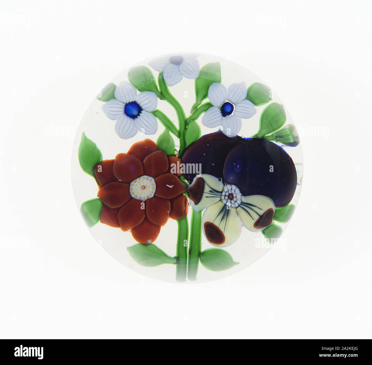 Fermacarte, c. 1845-60, Baccarat, Francia, fondata 1764, Baccarat, vetro, Diam. 6.7 cm (2 5/8 Foto Stock