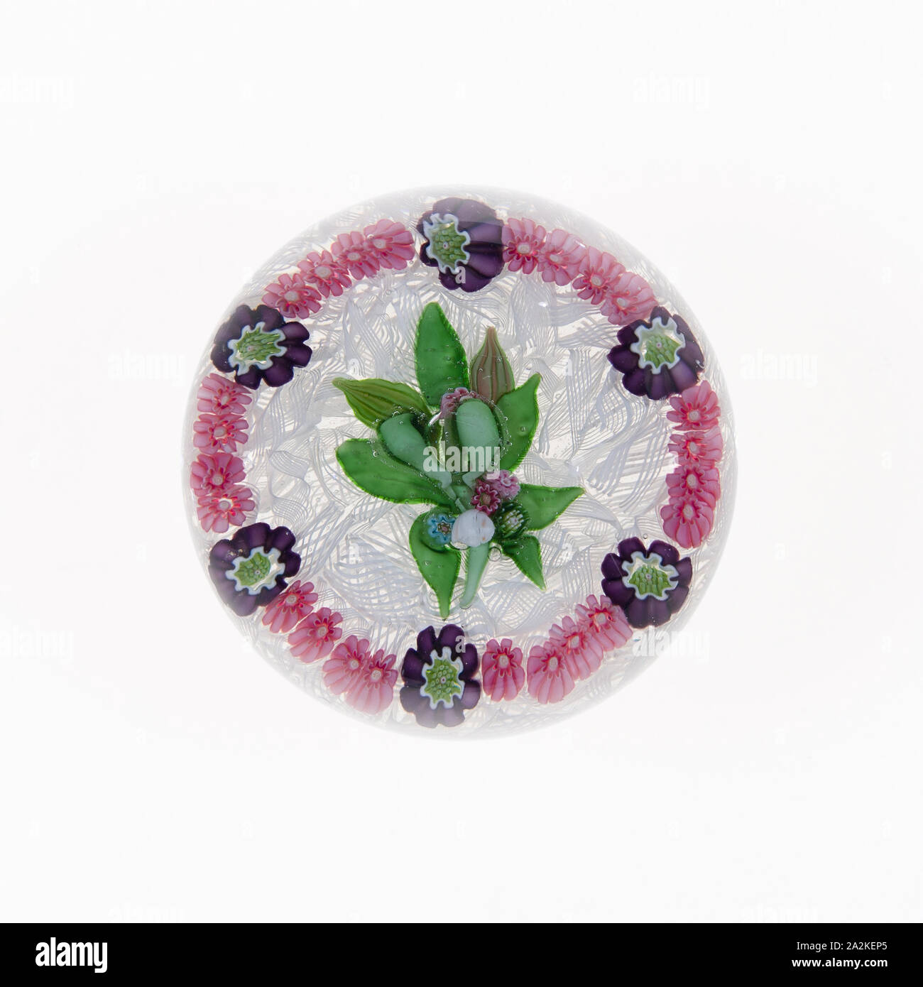 Fermacarte, c. 1845-60, Clichy, Francia, 1837-1885, Clichy, vetro, Diam. 6.7 cm (2 5/8 Foto Stock