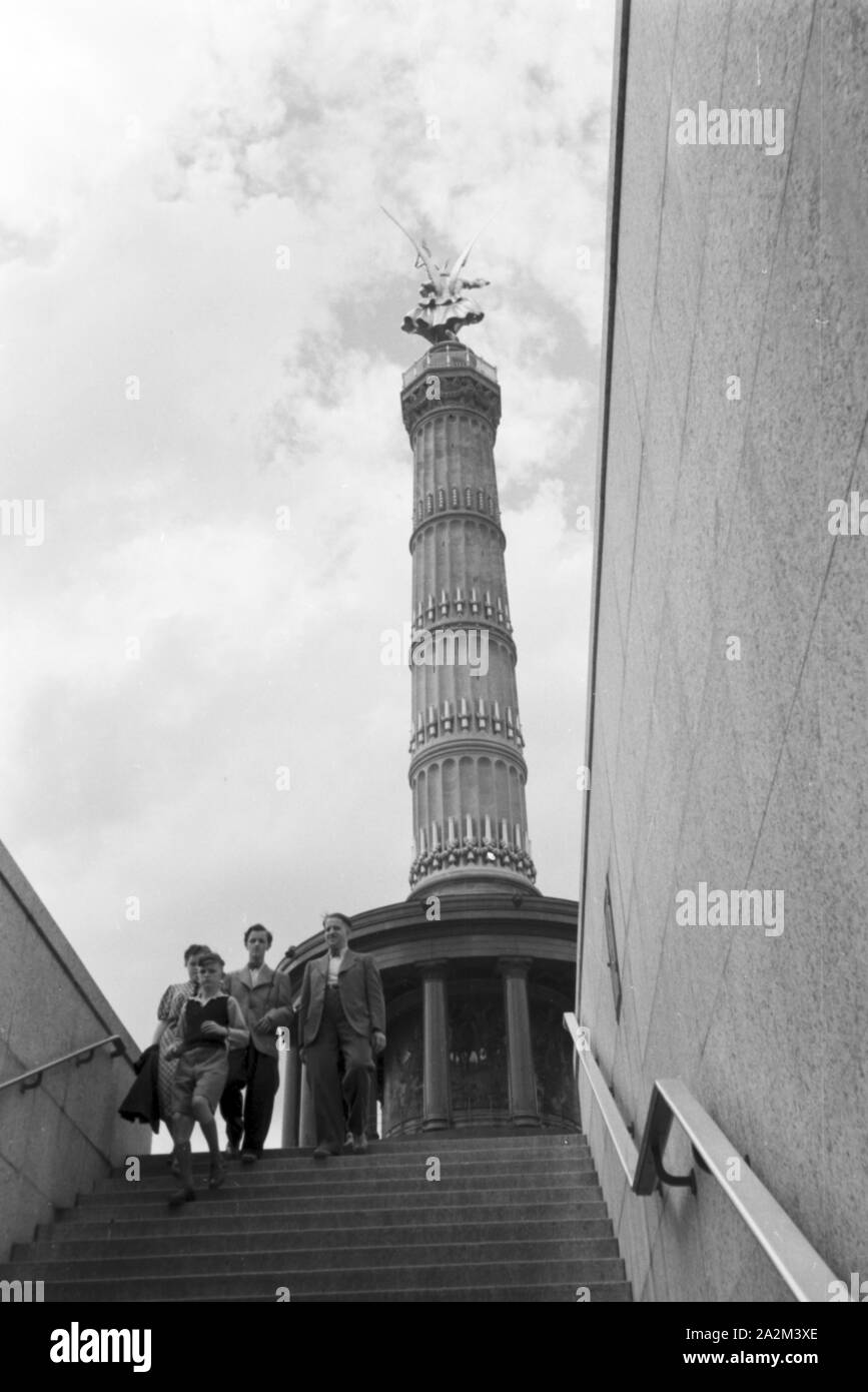 Die Strasse des 17. Juni in Berlino, Deutsches Reich 1930er Jahre. Xvii del giugno Street a Berlino, Germania 1930s. Foto Stock