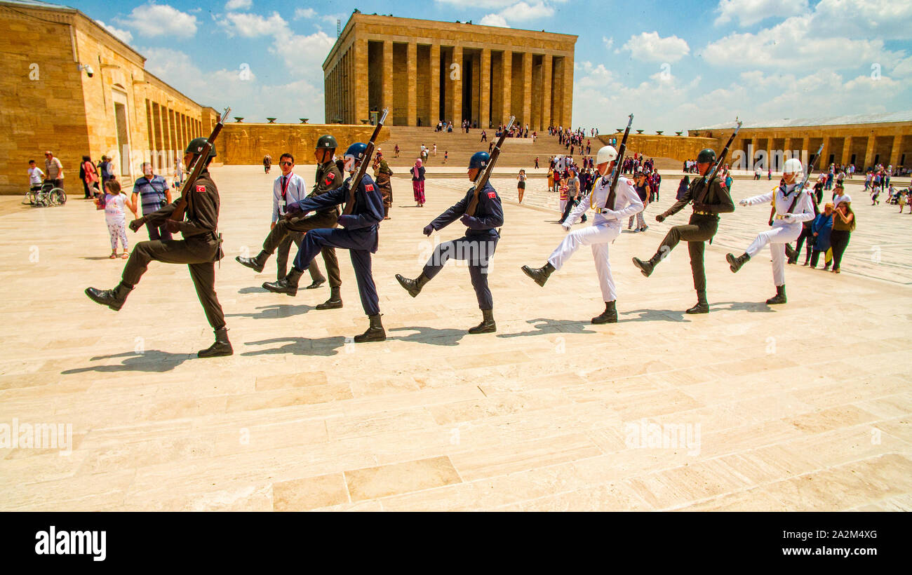 Cambio della guardia al mausoleo di Mustafa Kemal Ataturk, (primo presidente turco) nella capitale Ankara. 06/28/2019. Turchia Foto Stock