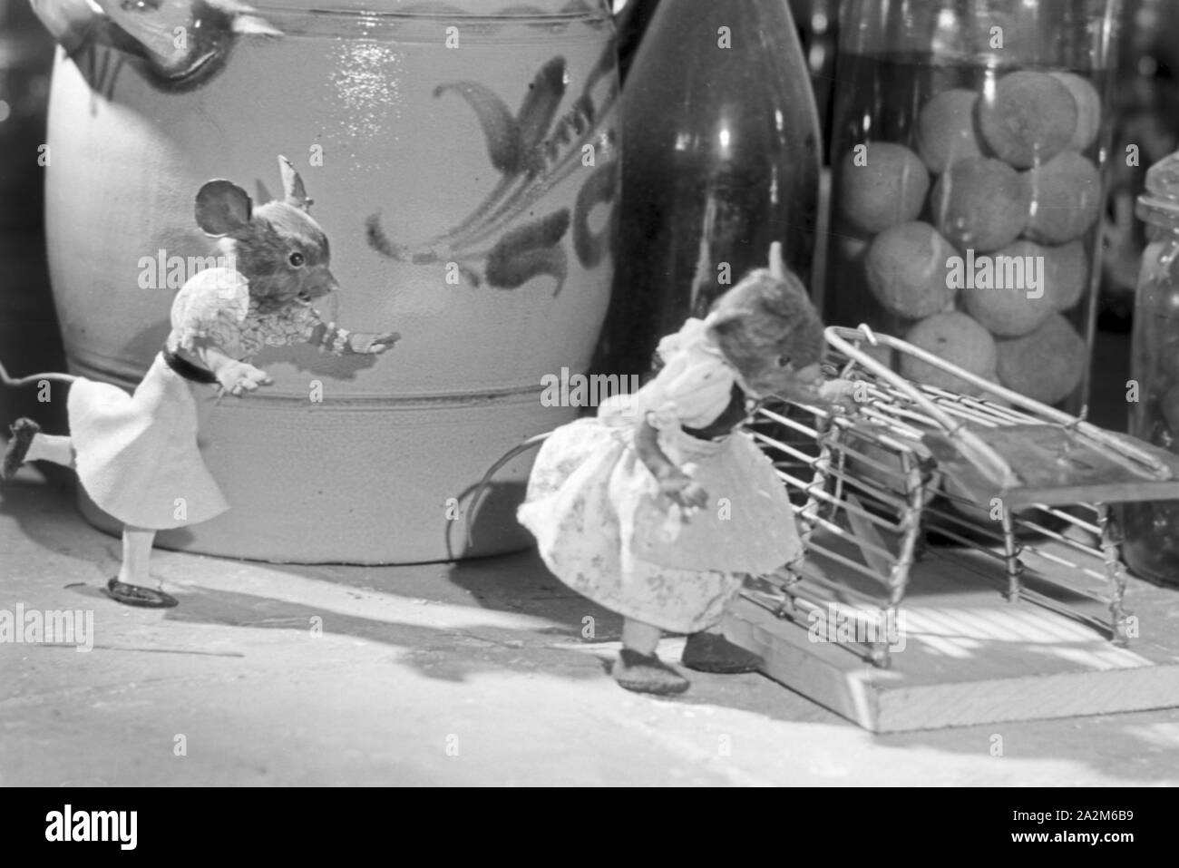 Ausschnitt aus einem Trickfilm der Gebrüder Diehl, Deutsches Reich 1930er Jahre. Film ancora di un cartone animato dai fratelli Diehl, Germania 1930s. Foto Stock