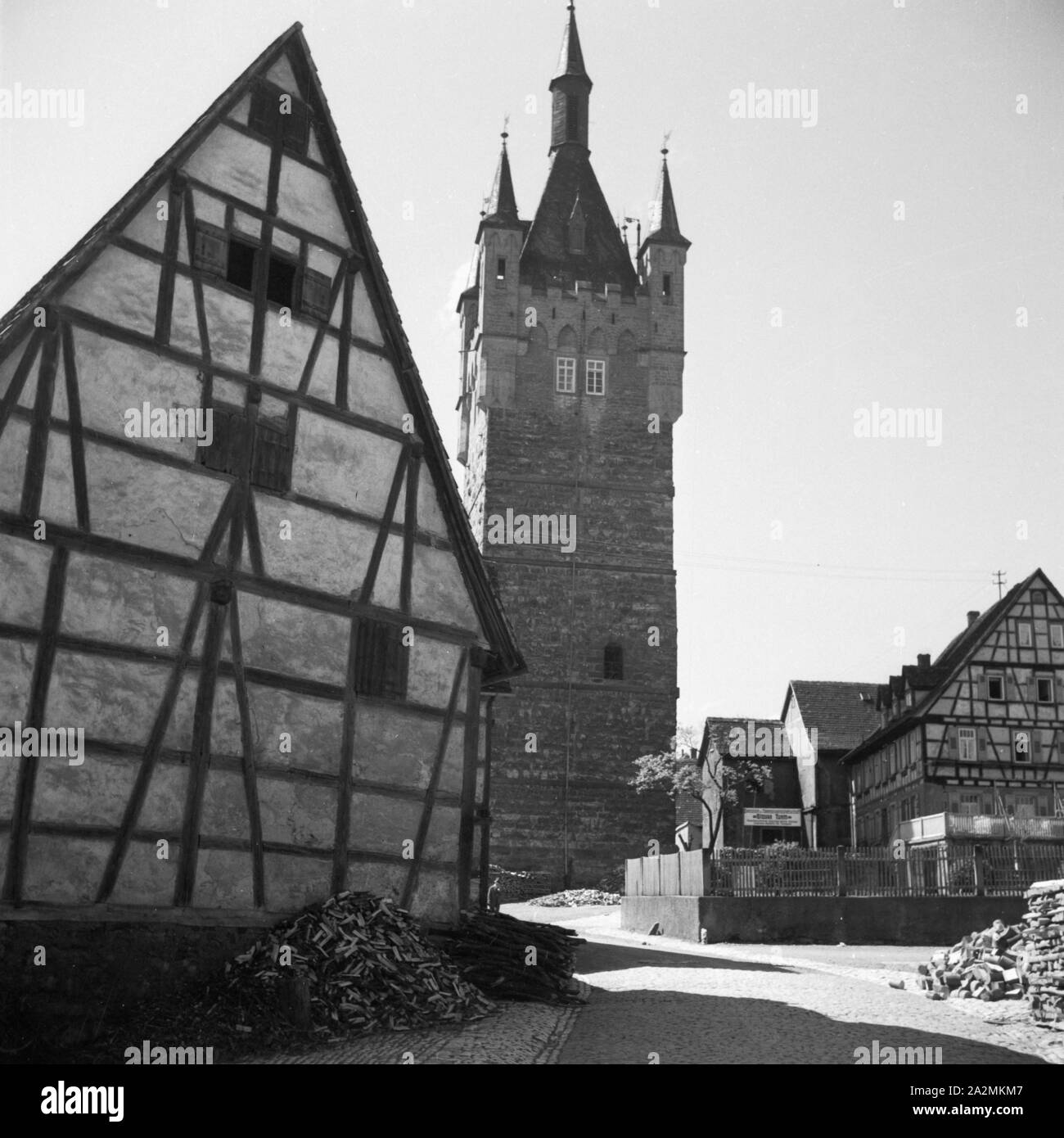 Der Blaue Turm in Bad Wimpfen. am Neckar, Deutschland 1930er Jahre. Blue Tower a Bad Wimpfen. sul fiume Neckar, Germania 1930s. Foto Stock