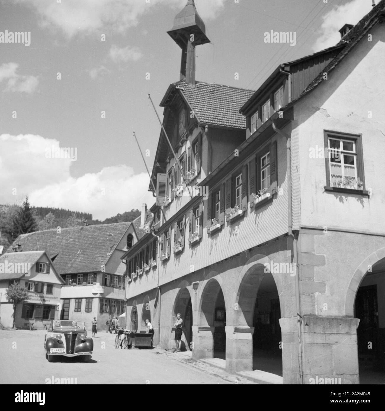 Il Rathaus in Alpirsbach im Schwarzwald, Deutschland 1930er Jahre. Alpirsbach municipio nella regione della Foresta Nera, Germania 1930s. Foto Stock