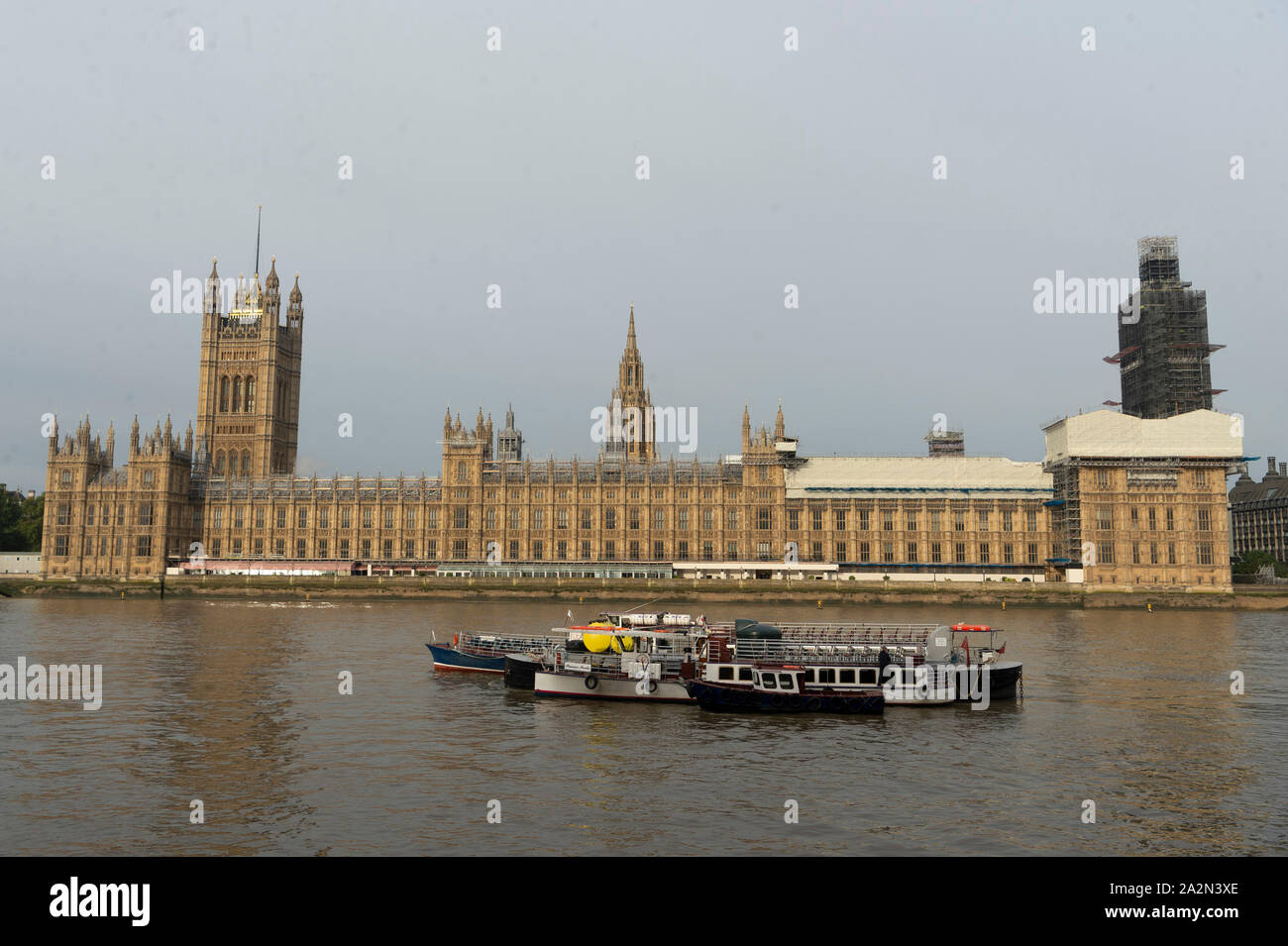 Londra, Regno Unito. 3° Ott, 2019. Foto scattata il 3 ottobre, 2019 mostra le case del Parlamento europeo a Londra, Gran Bretagna. Primo Ministro britannico Boris Johnson ha esortato i politici in House of Commons giovedì a indietro le nuove proposte che egli ha presentato a Bruxelles per spianare la strada per la Gran Bretagna a lasciare l'Unione europea su Ott. 31. Credito: Ray codolo/Xinhua/Alamy Live News Foto Stock