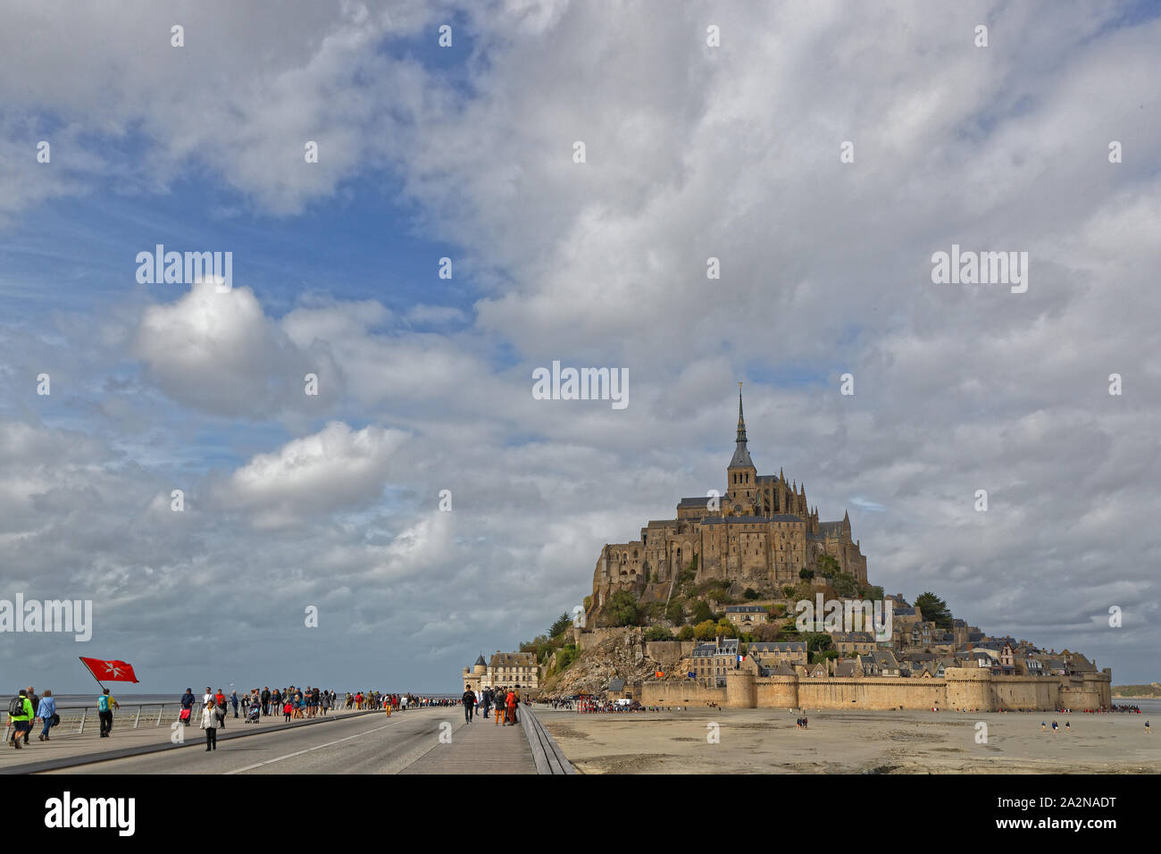 MONT ST MICHEL, Francia, settembre 28, 2019 : Uno dei più riconoscibili monumenti francesi, visitato da 3 milioni di persone all'anno, Mont Saint Michel e la sua Foto Stock