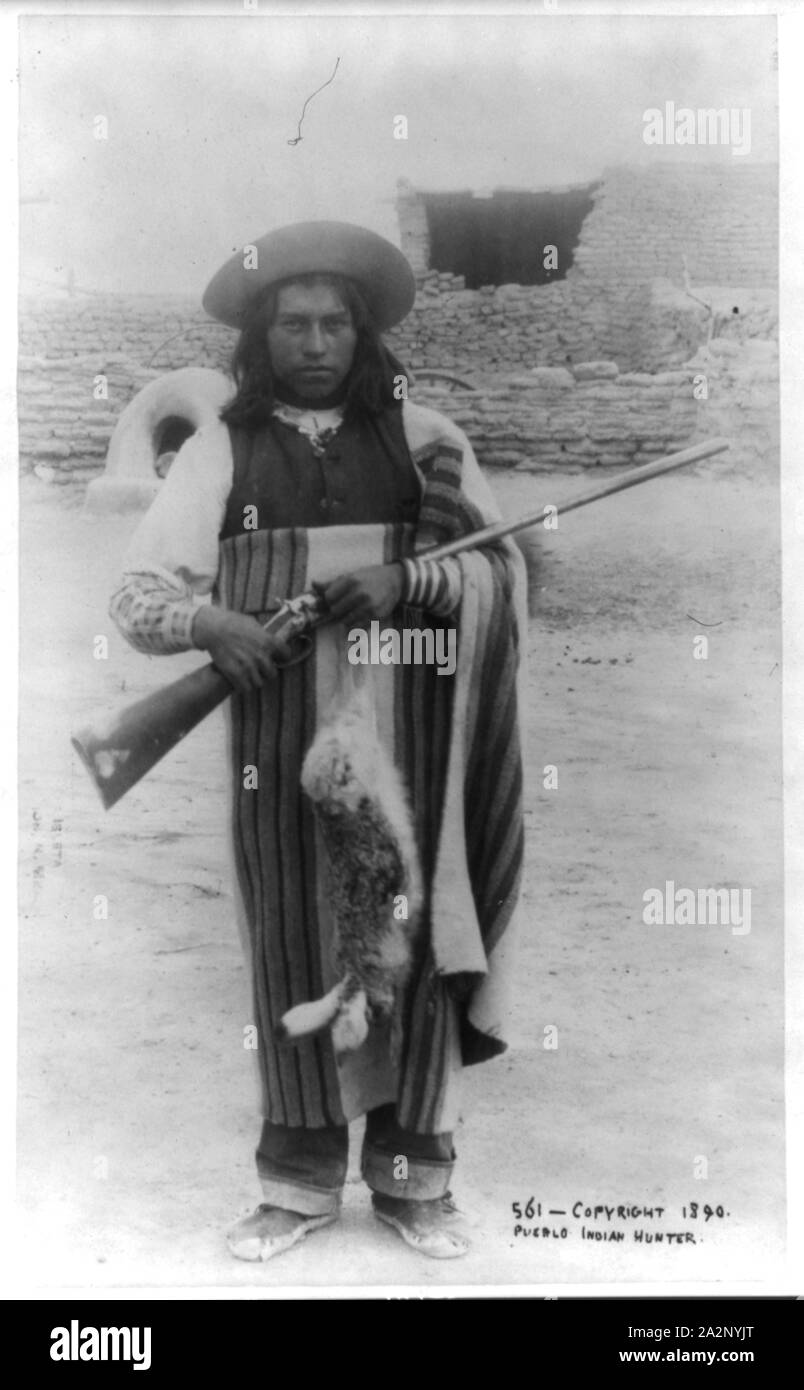 Pueblo Indian Hunter Foto Stock